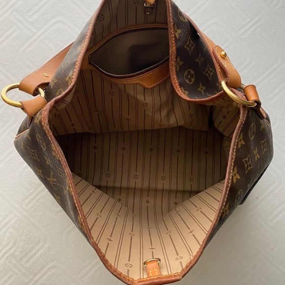LOUIS VUITTON - Monogrammed brown canvas/leather. - Picture 3 of 6